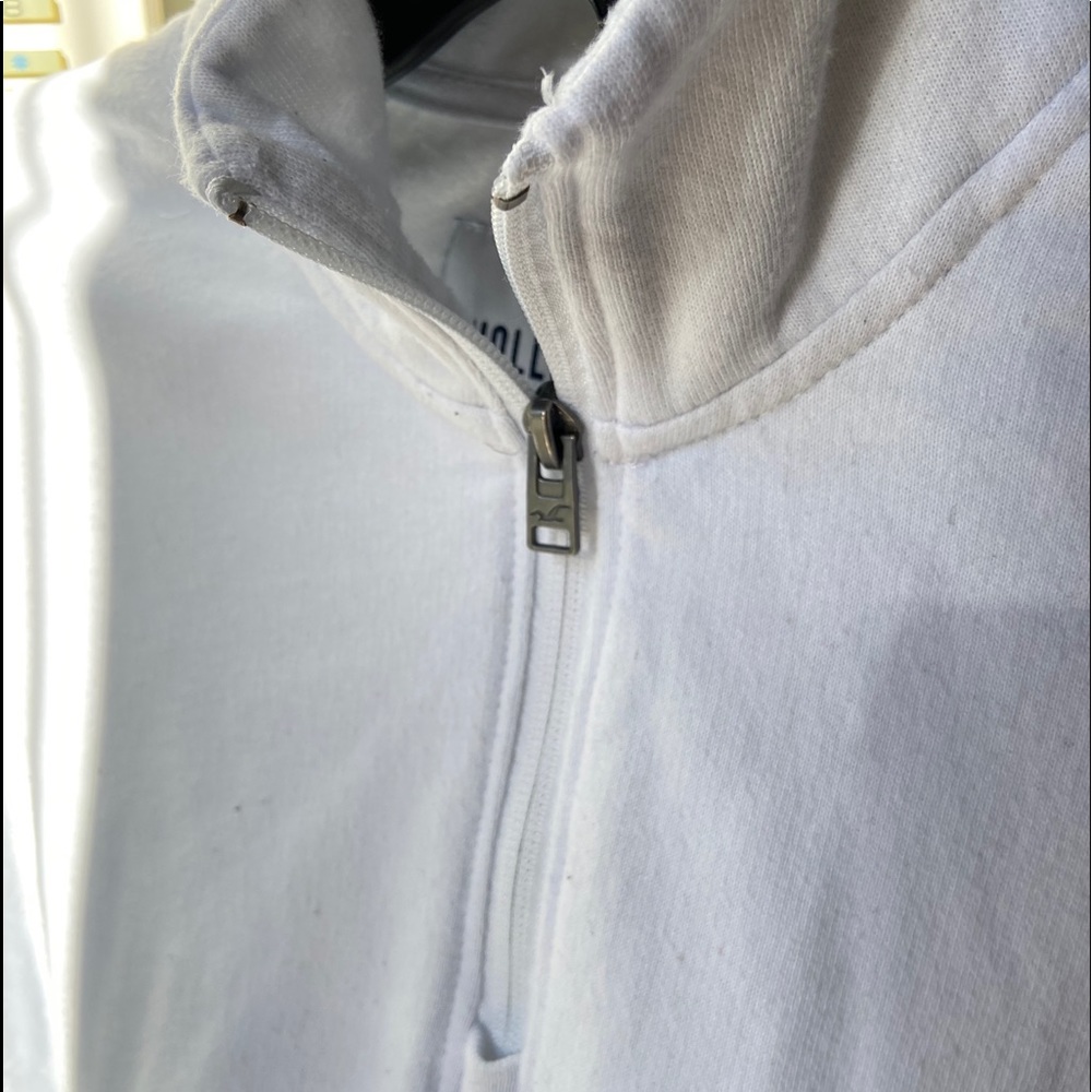 white hollister zip up hoodie crop jacket